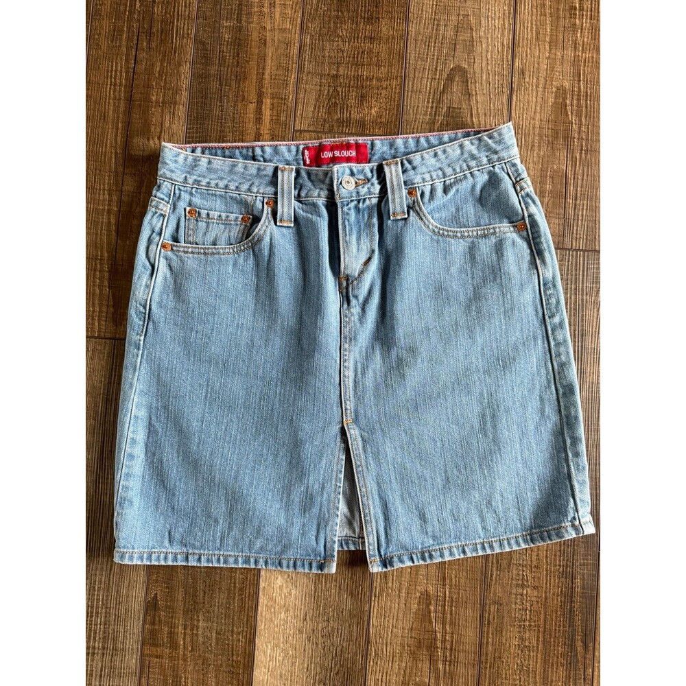 Levi’s Low Slouch Denim Skirt Sz. 9 Jr